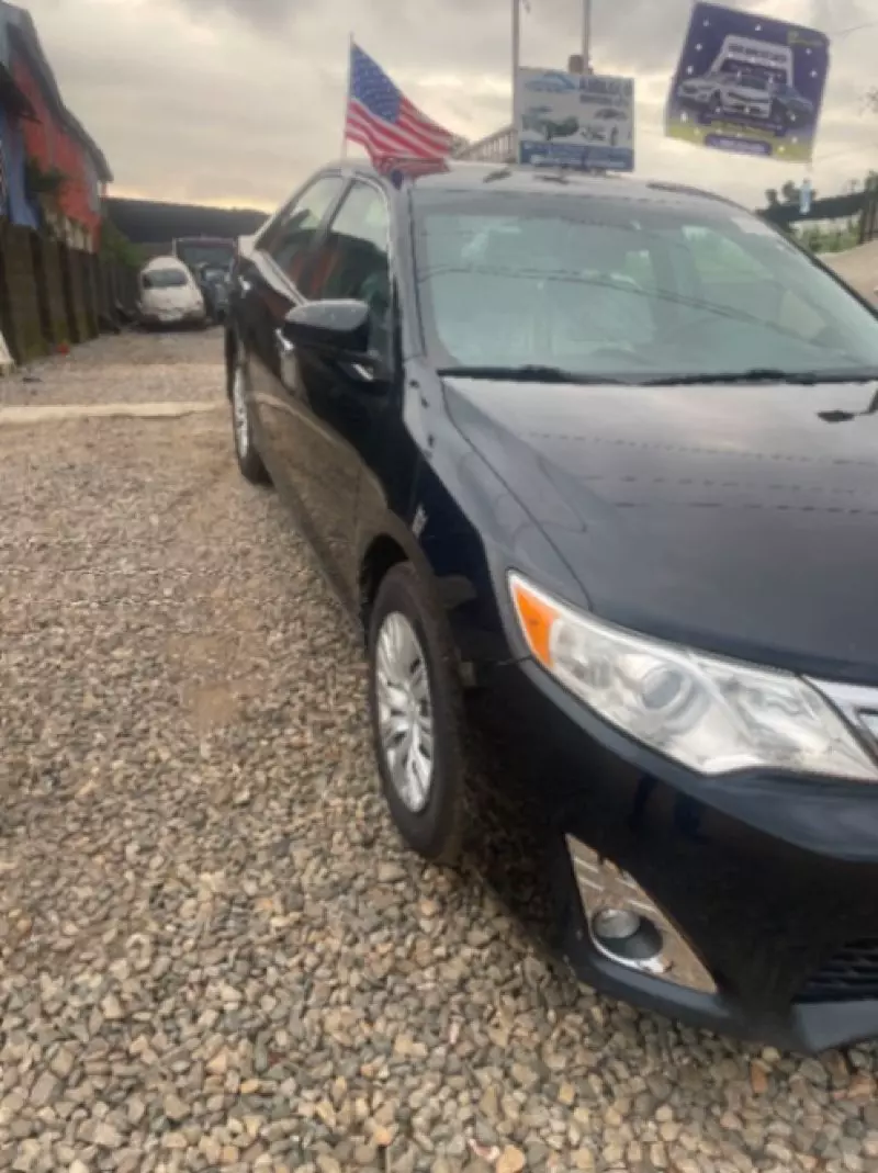 Toyota Camry   - 2012
