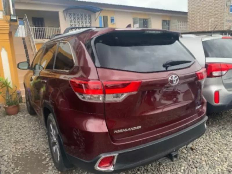 Toyota Highlander   - 2015