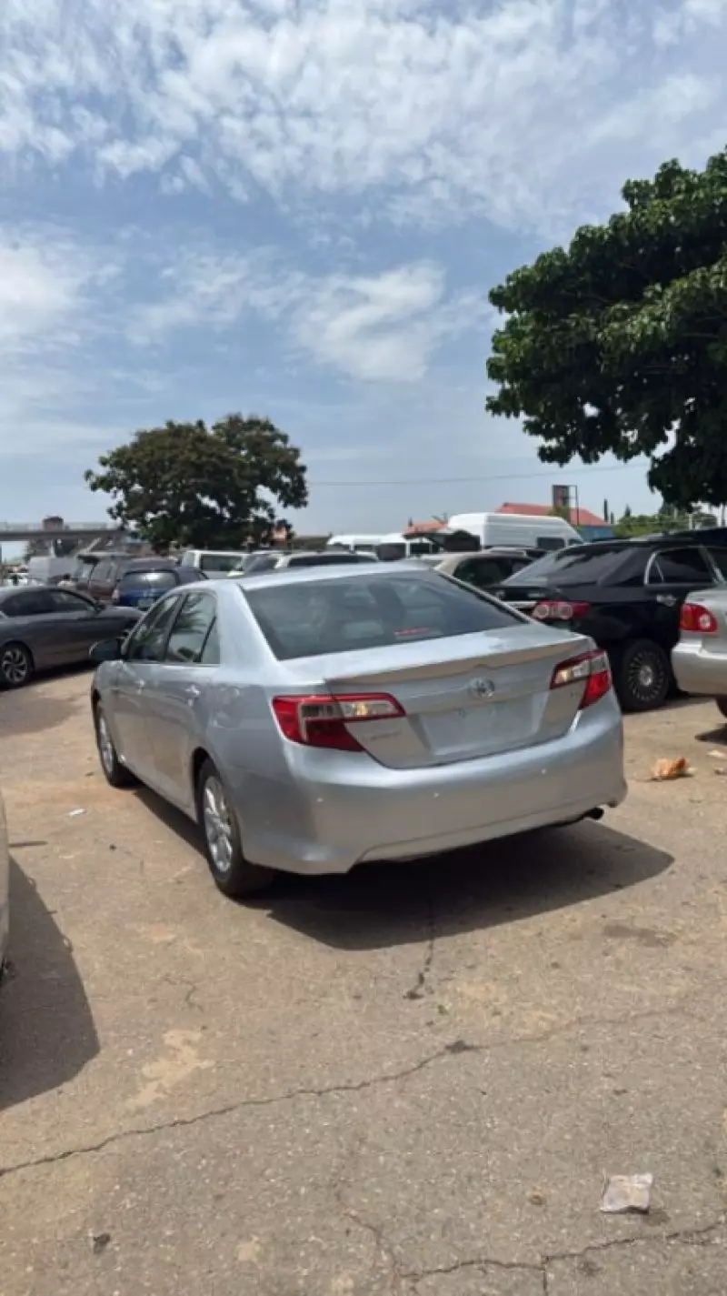 Toyota Camry   - 2012