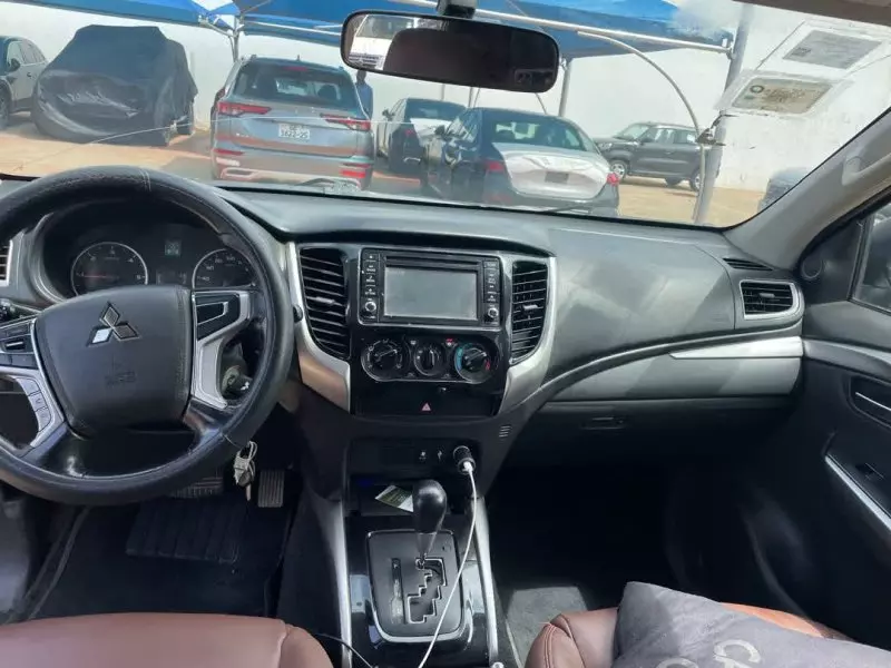 Mitsubishi Pajero Sport   - 2018