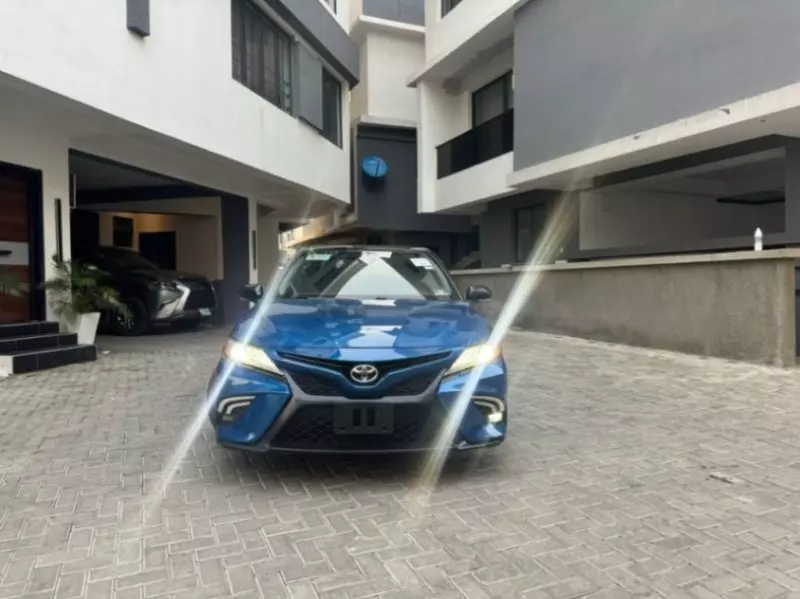 Toyota Camry   - 2019