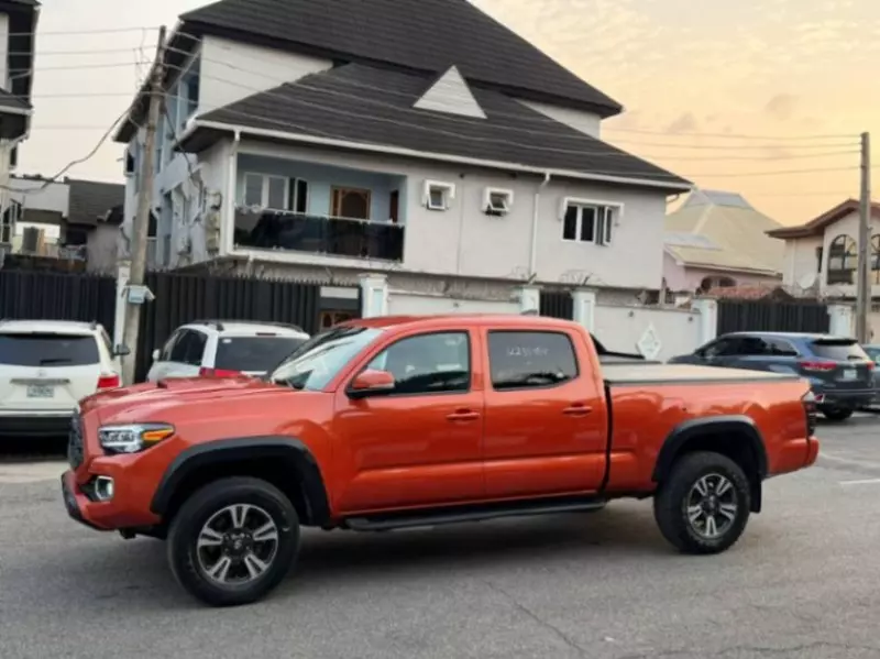 Toyota Tacoma   - 2016