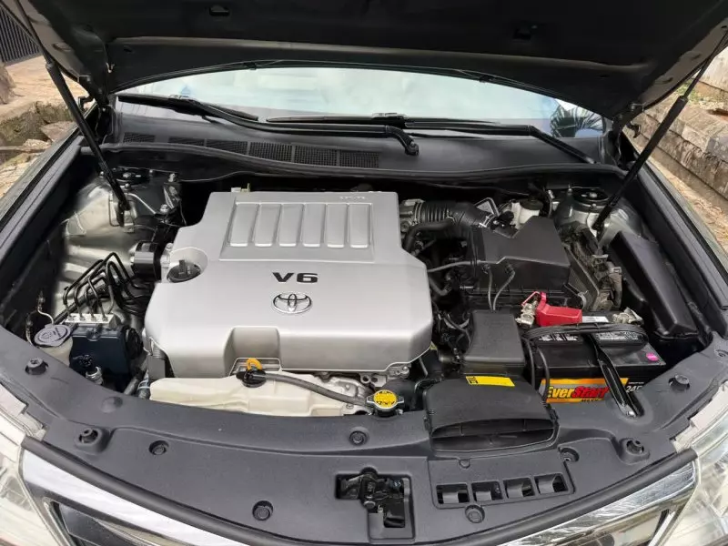 Toyota Camry   - 2012