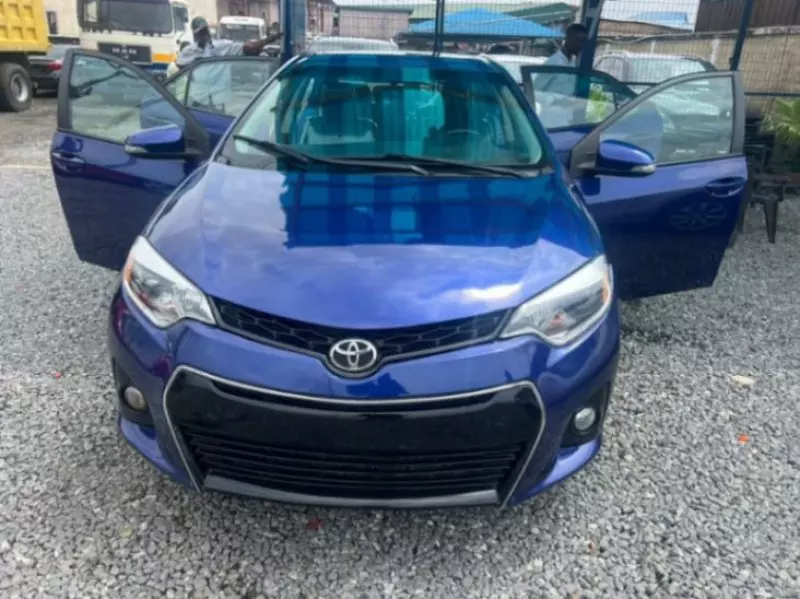 Toyota Corolla   - 2013