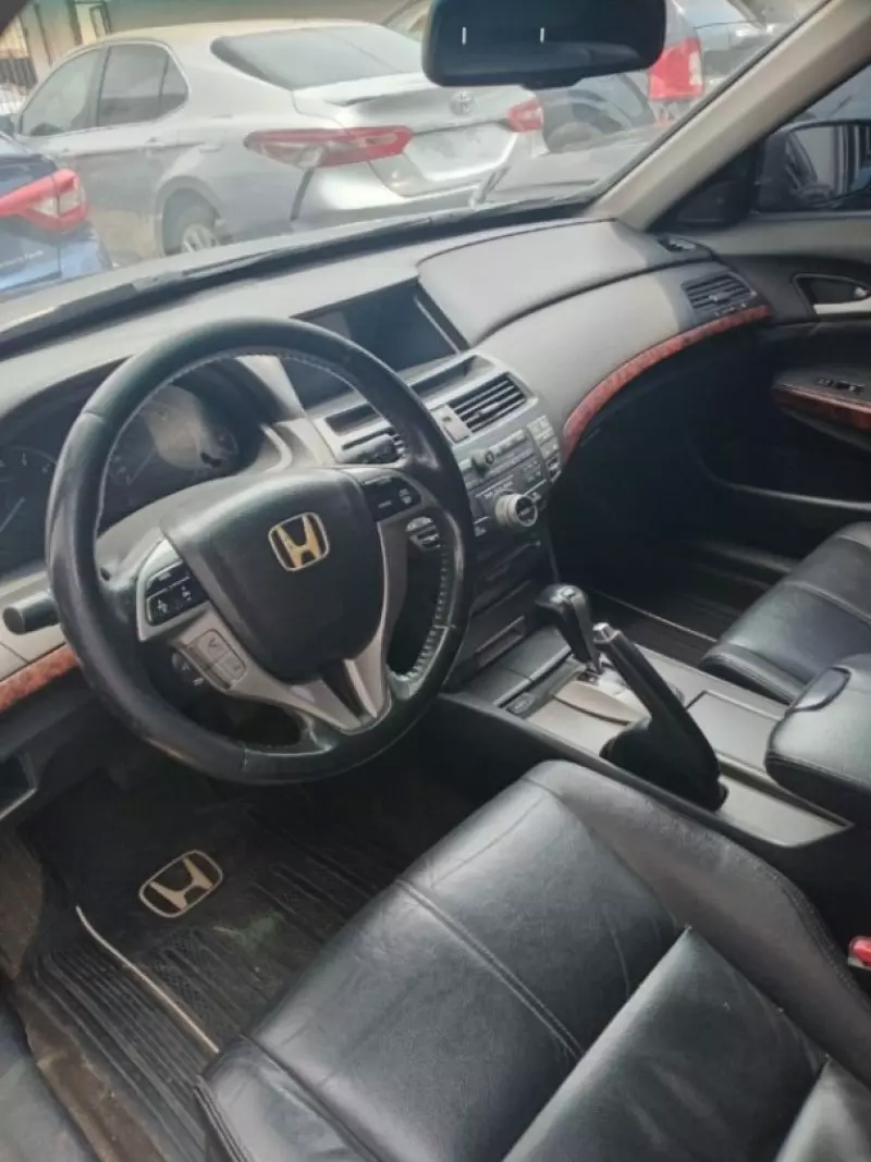 Honda Crosstour   - 2012