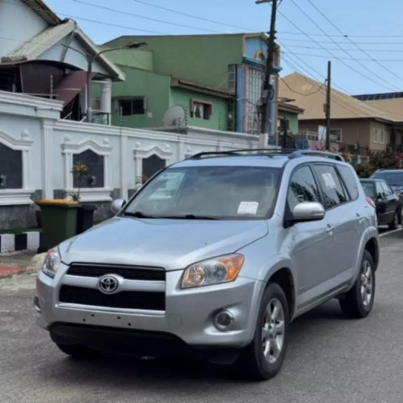 Toyota RAV4   - 2010