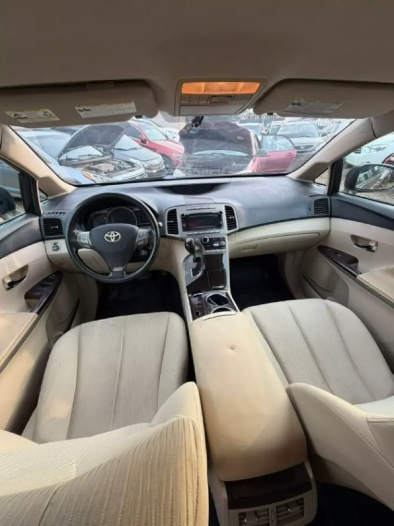 Toyota Venza   - 2011