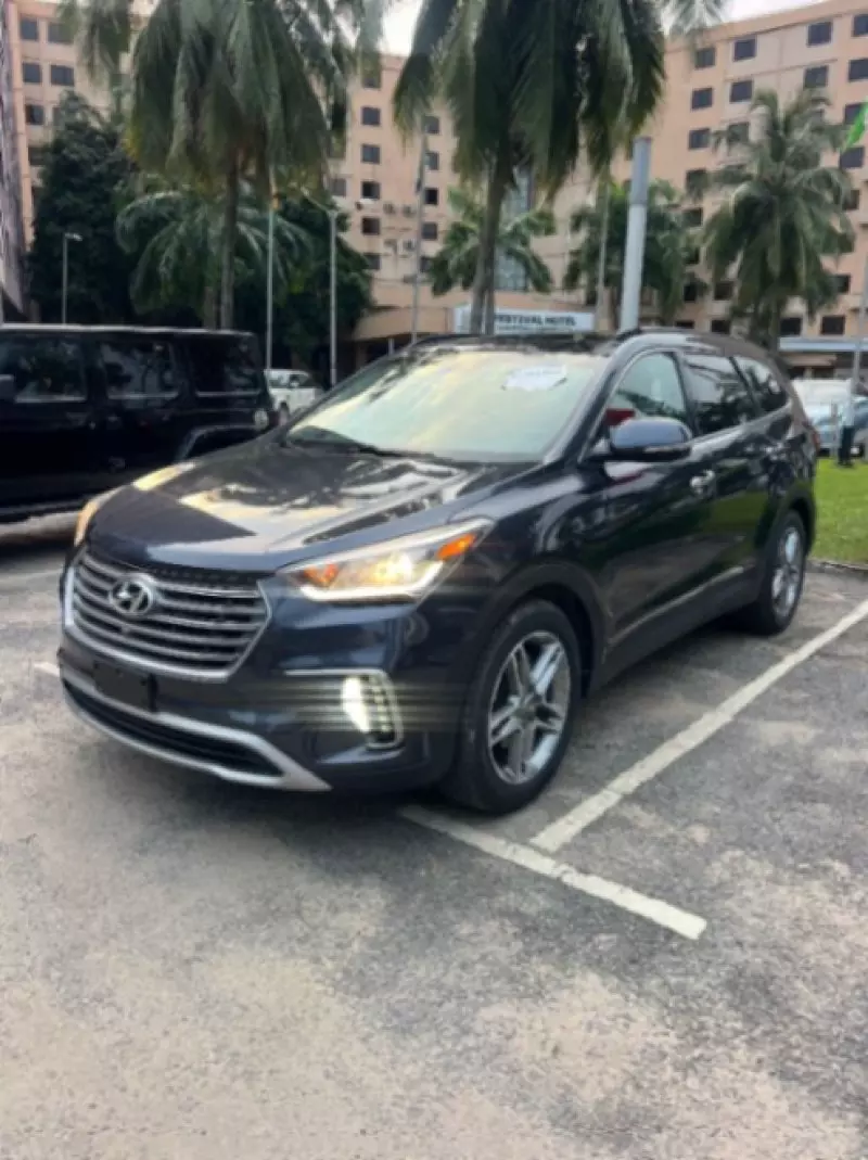 Hyundai Santa Fe   - 2017