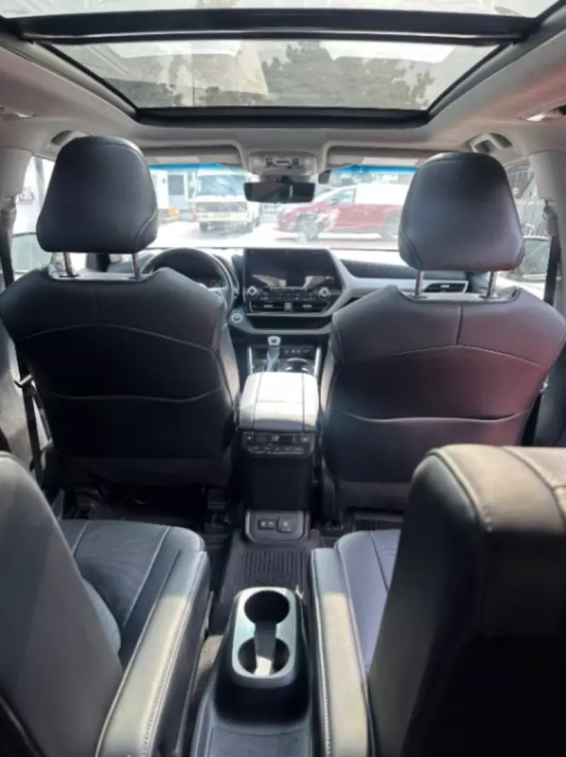 Toyota Highlander   - 2021