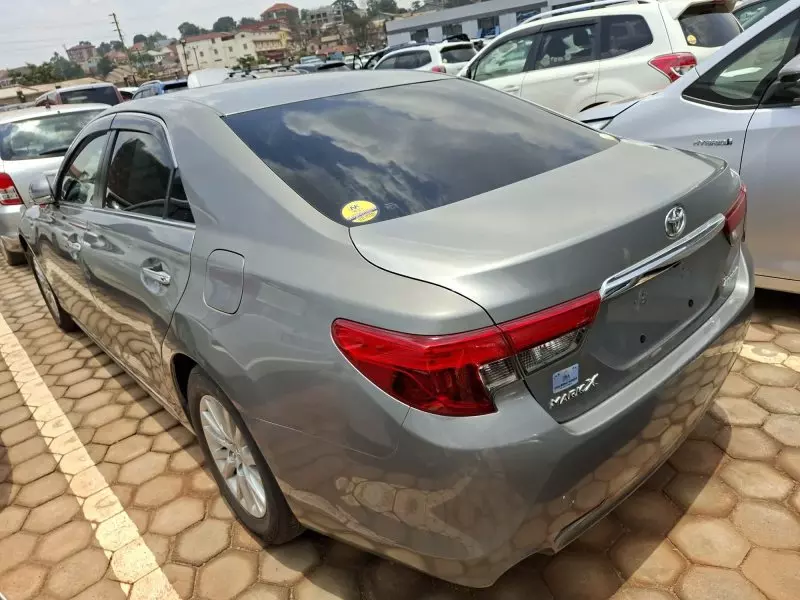 Toyota Mark X   - 2012