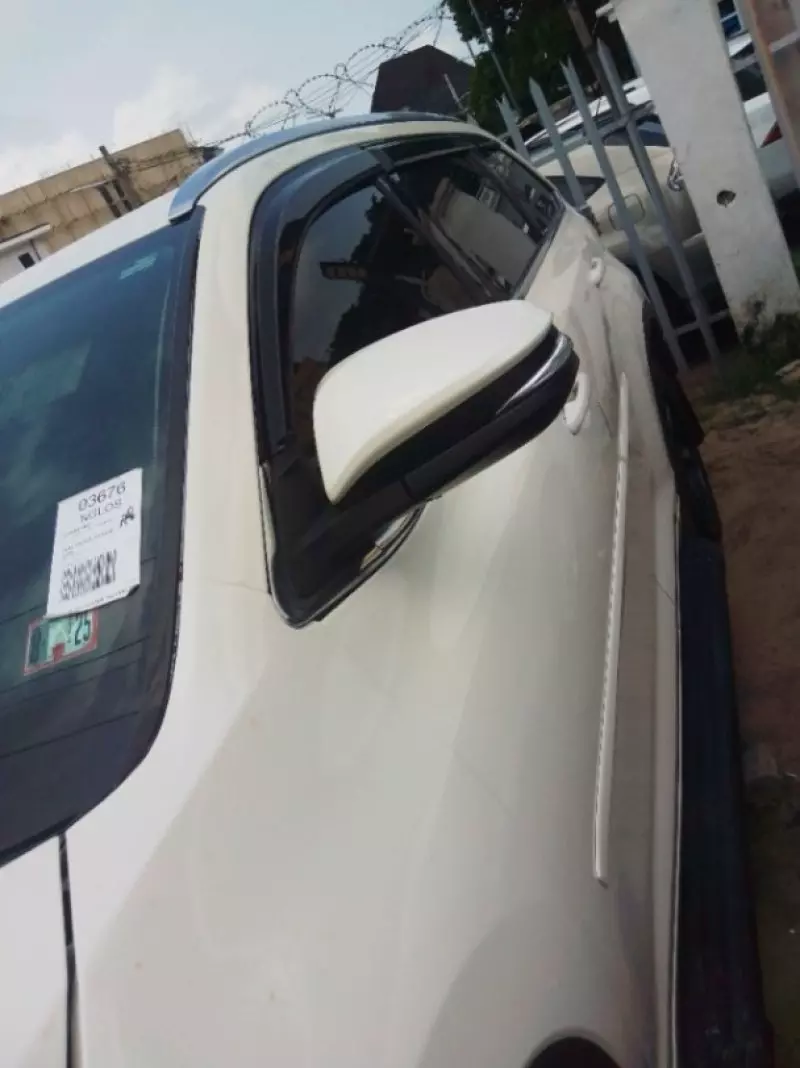 Toyota Highlander   - 2016