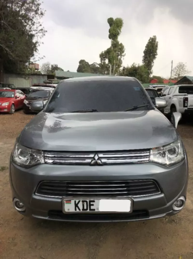 Mitsubishi OUTLANDER   - 2014