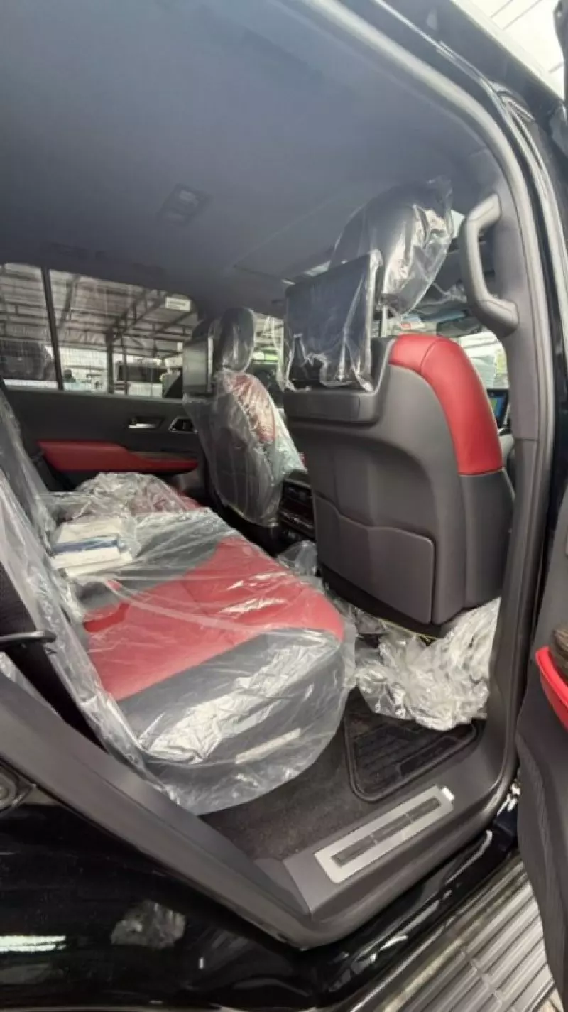 Toyota  Land Cruiser VXR V8   - 2023