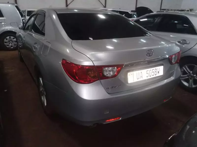 Toyota Mark X   - 2010