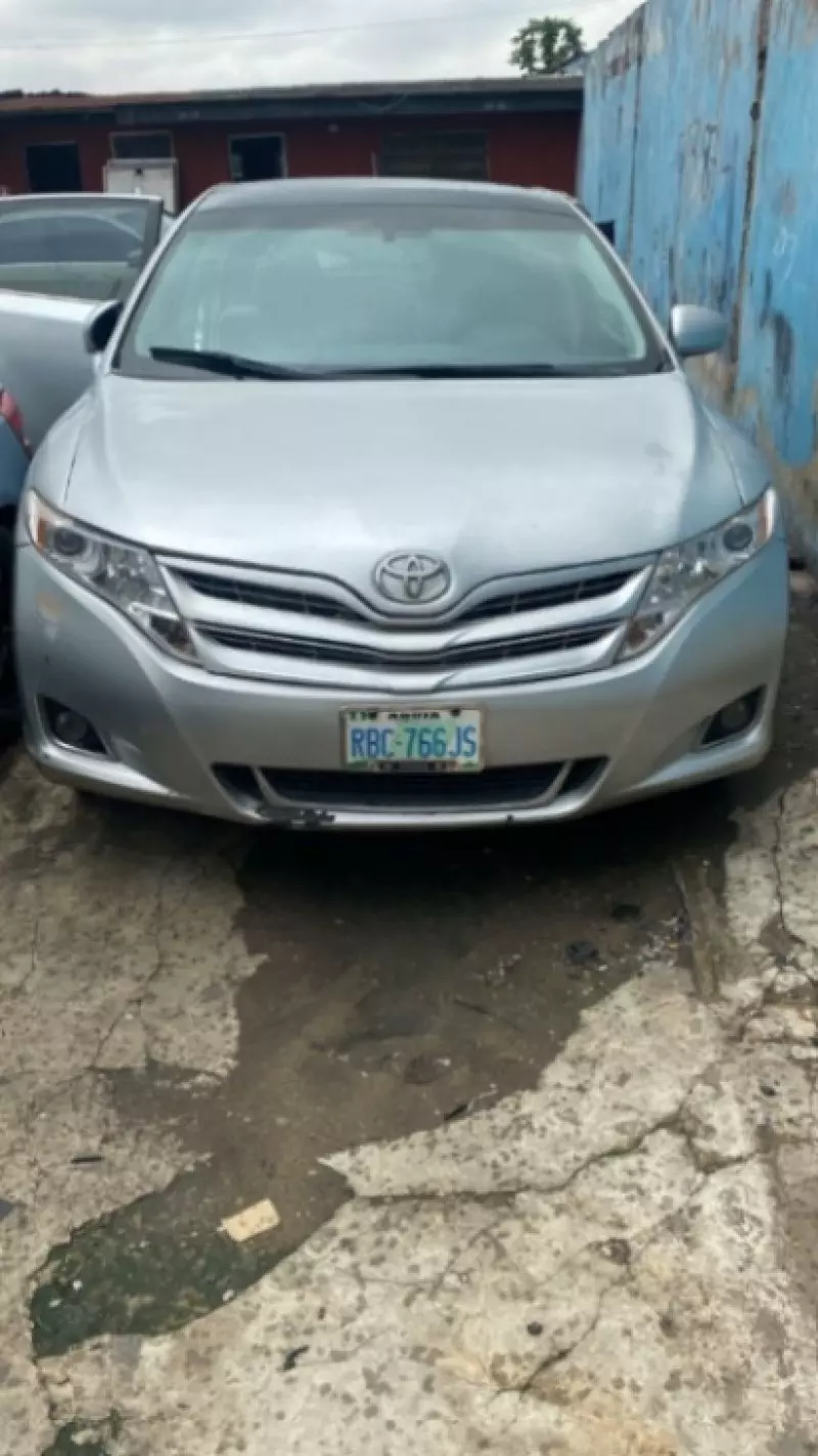 Toyota Venza   - 2011