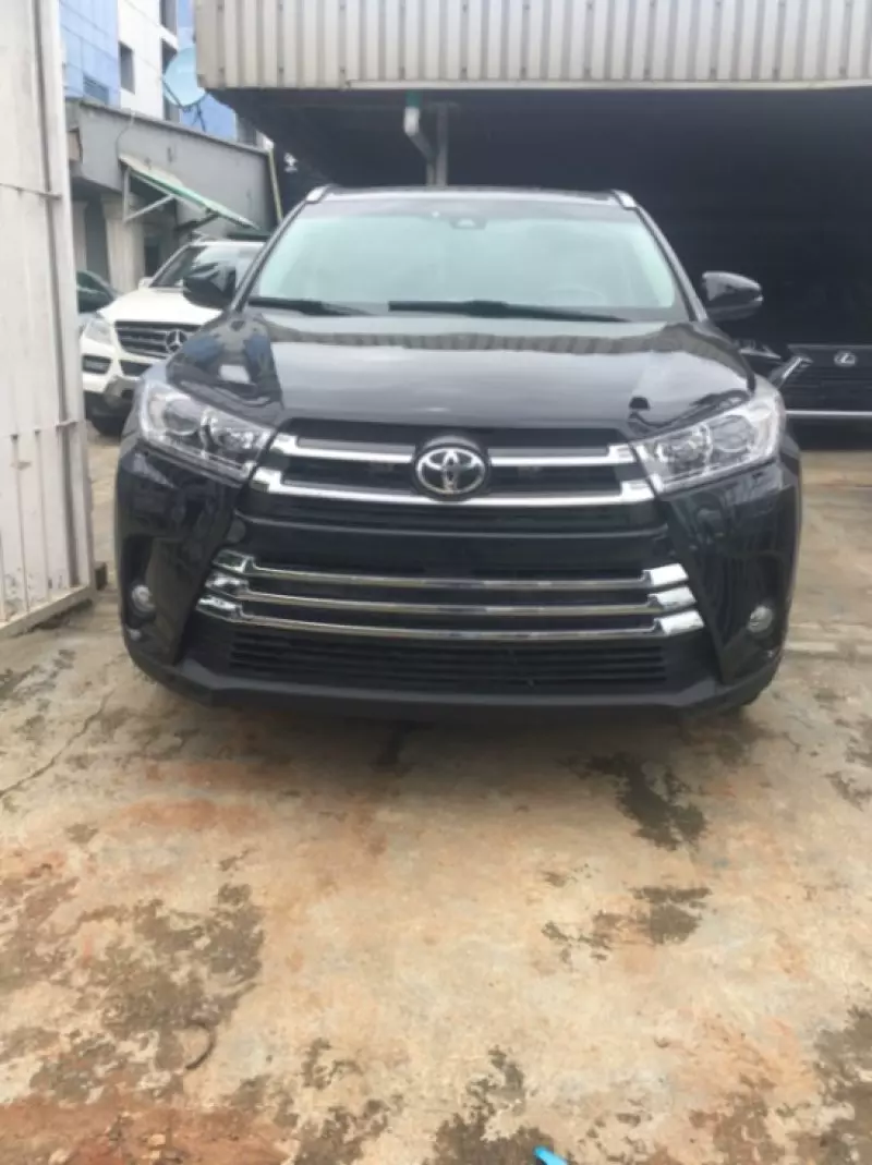 Toyota Highlander   - 2017