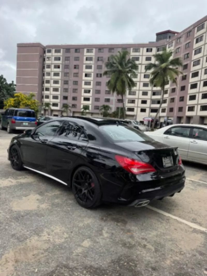 Mercedes-Benz CLA 45 AMG   -