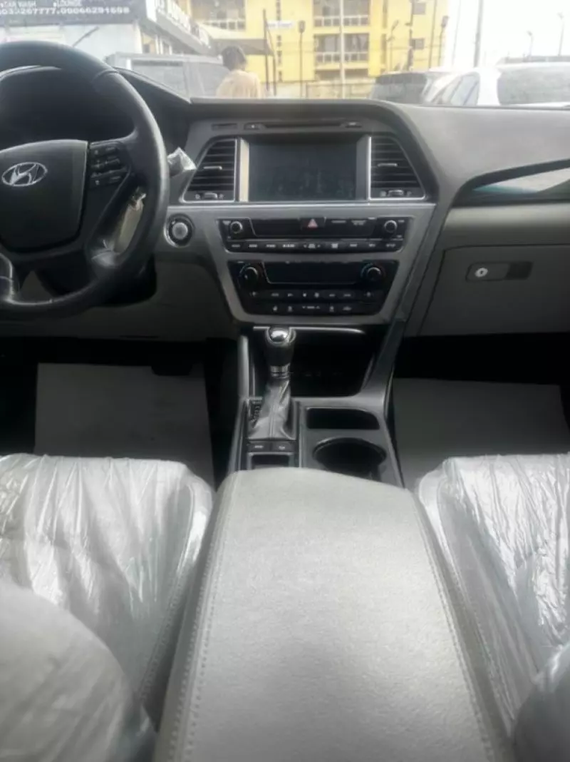 Hyundai Sonata   - 2015