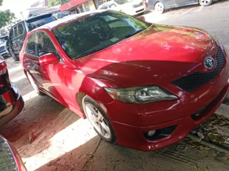 Toyota Camry   - 2010
