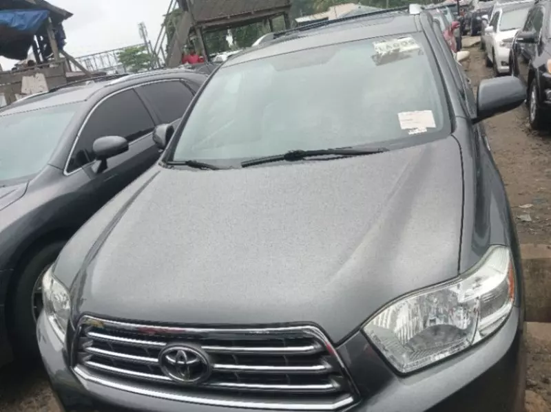 Toyota Highlander   - 2010