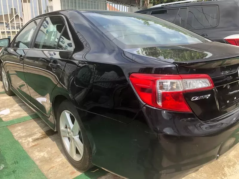 Toyota Camry   - 2013