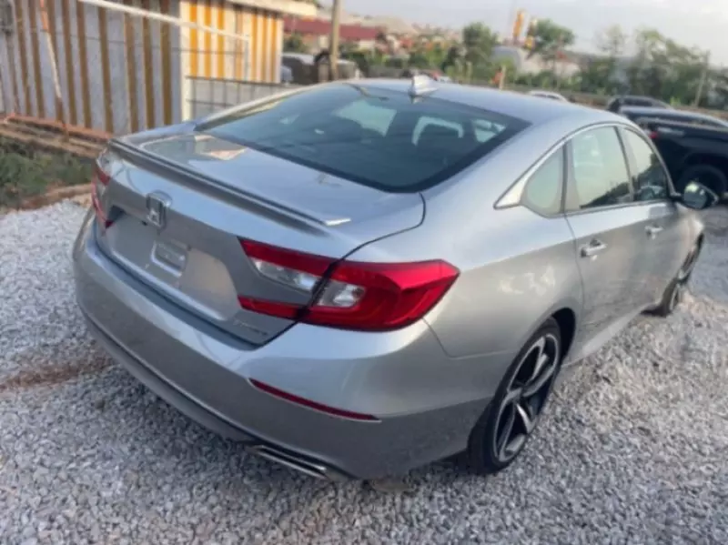 Honda Accord   - 2019