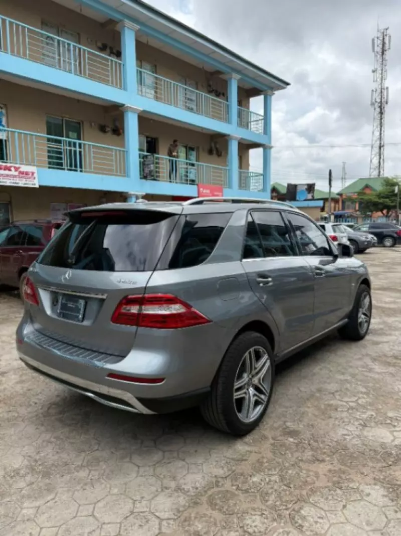 Mercedes-Benz ML 350   - 2012