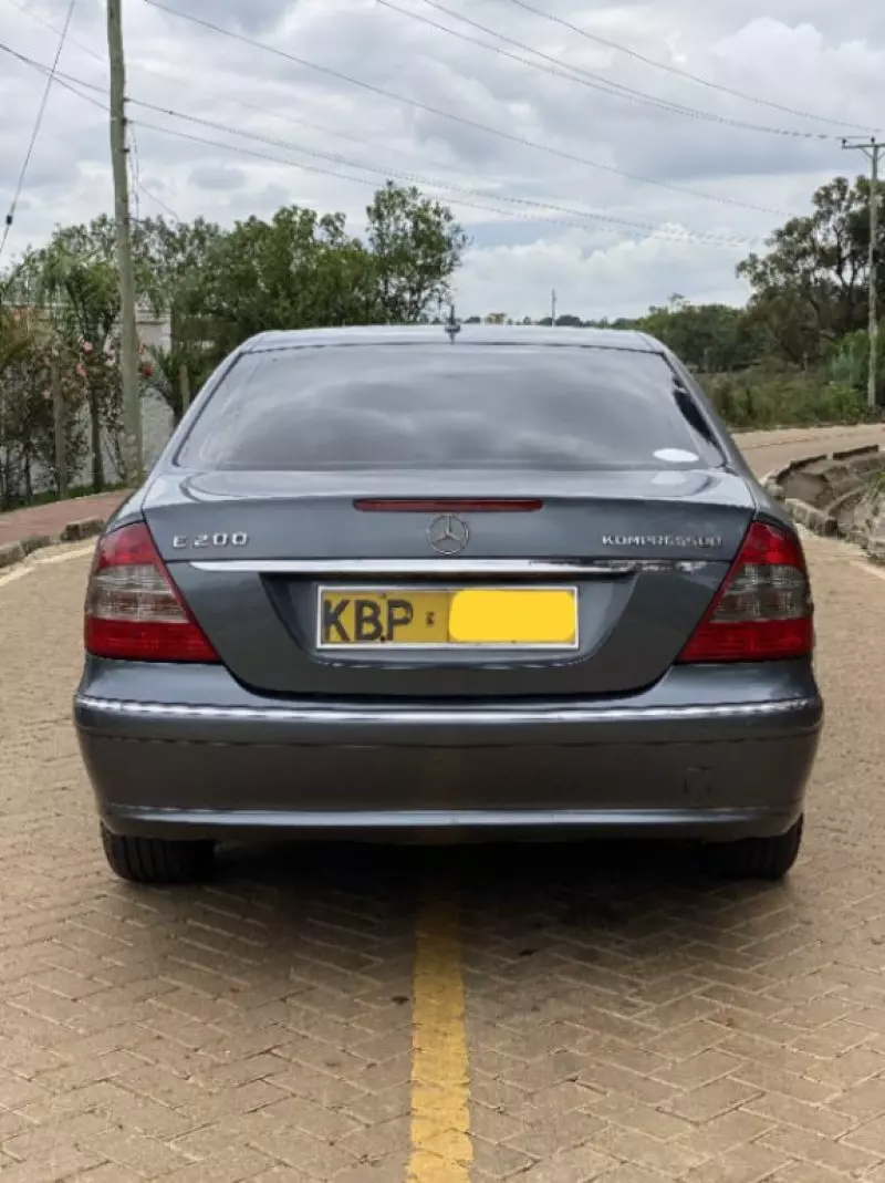 Mercedes-Benz E 200   - 2007