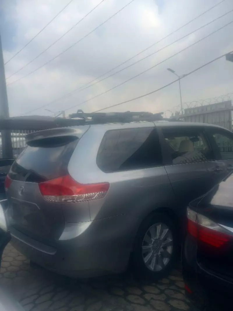 Toyota Sienna - 2014