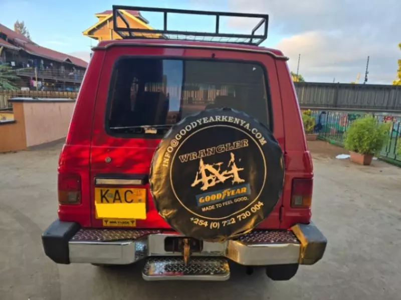 Mitsubishi Pajero   - 1989