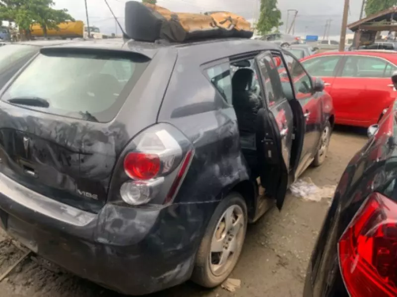 Pontiac Vibe   - 2010
