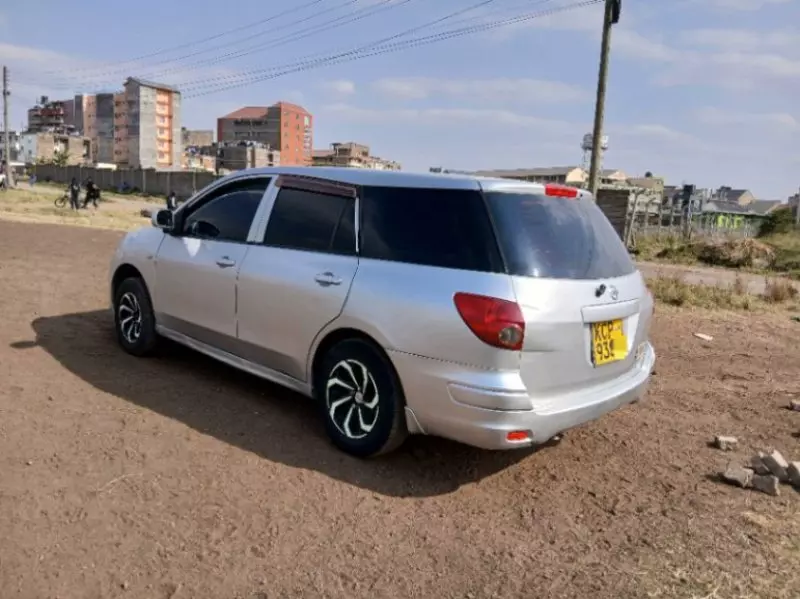 Nissan Advan    - 2010