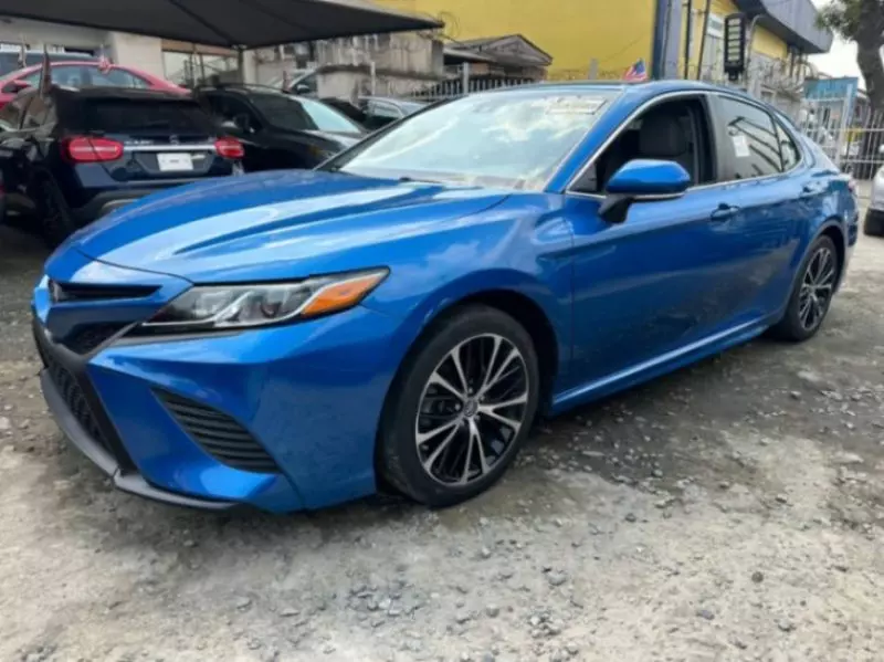 Toyota Camry   - 2018