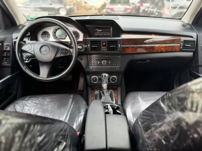 Mercedes-Benz GLK 350   - 2012
