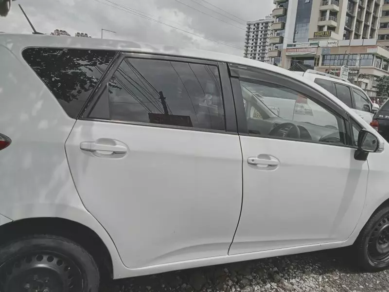 Toyota Ractis   - 2011