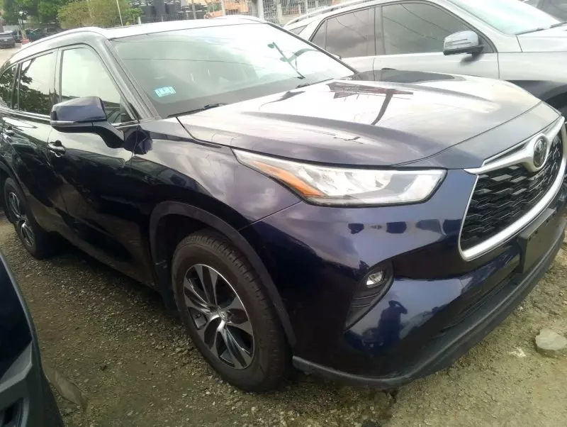 Toyota Highlander   - 2020