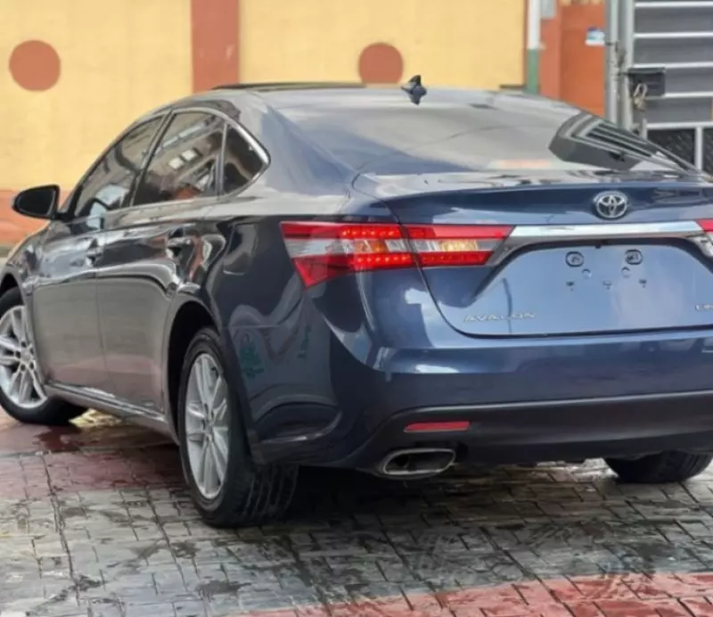 Toyota Avalon   - 2015