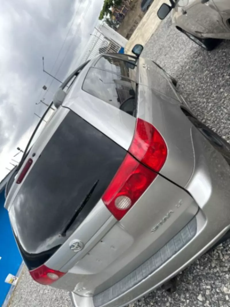 Toyota Sienna   - 2007