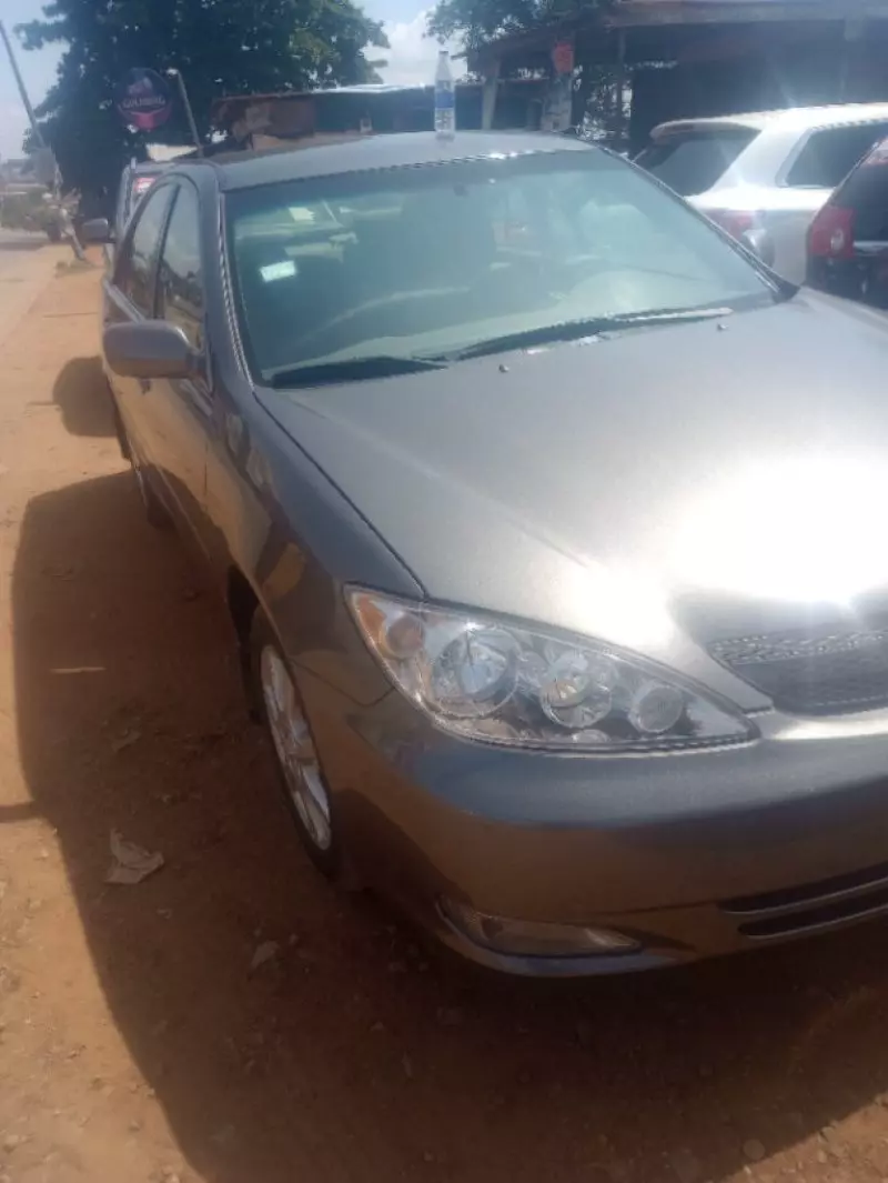 Toyota Camry   - 2003