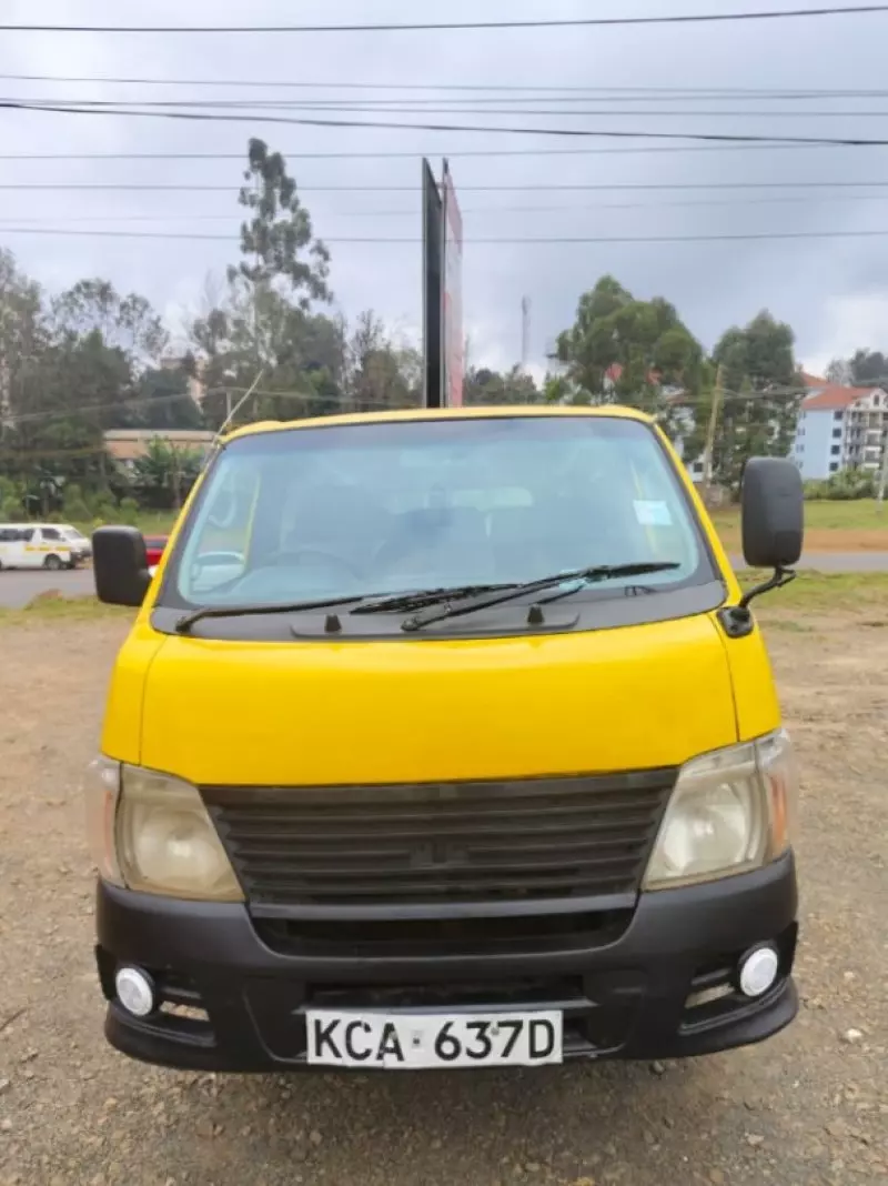 Nissan Caravan    - 2007