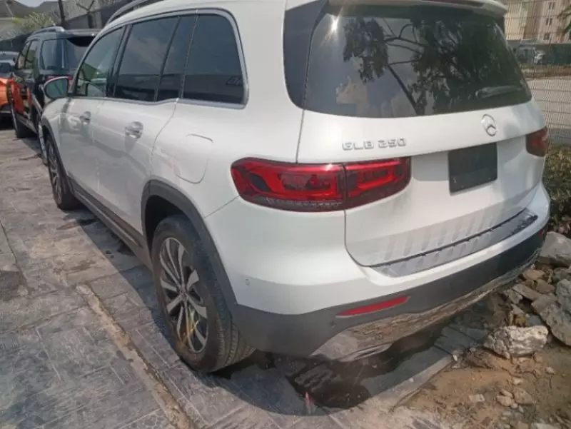 Mercedes-Benz GLB 250 - 2021