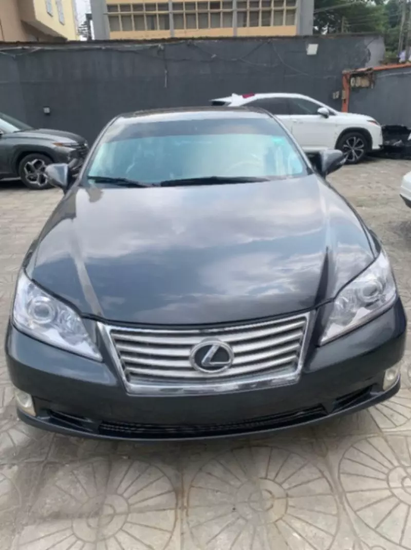 Lexus ES   - 2010