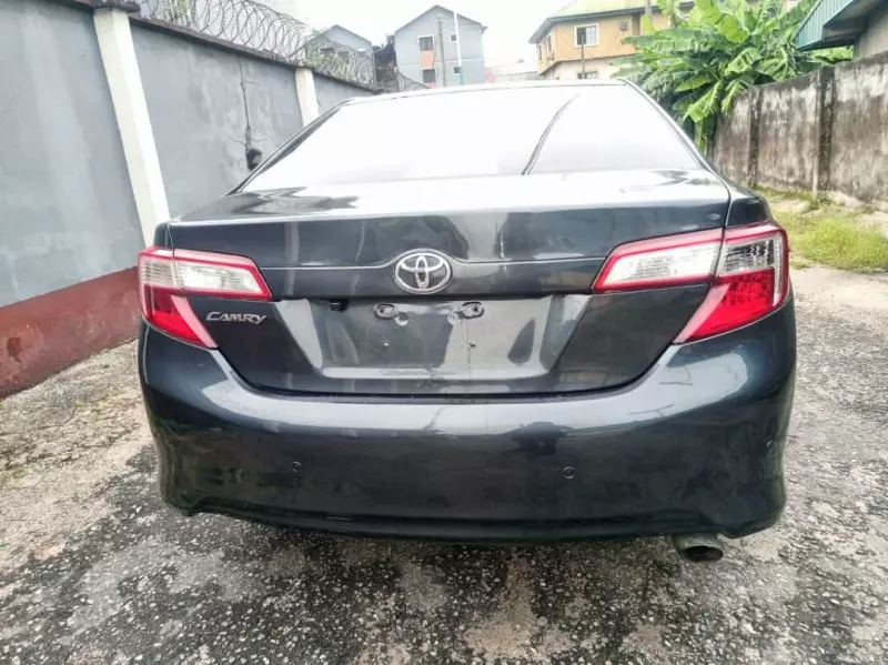Toyota Camry   - 2012