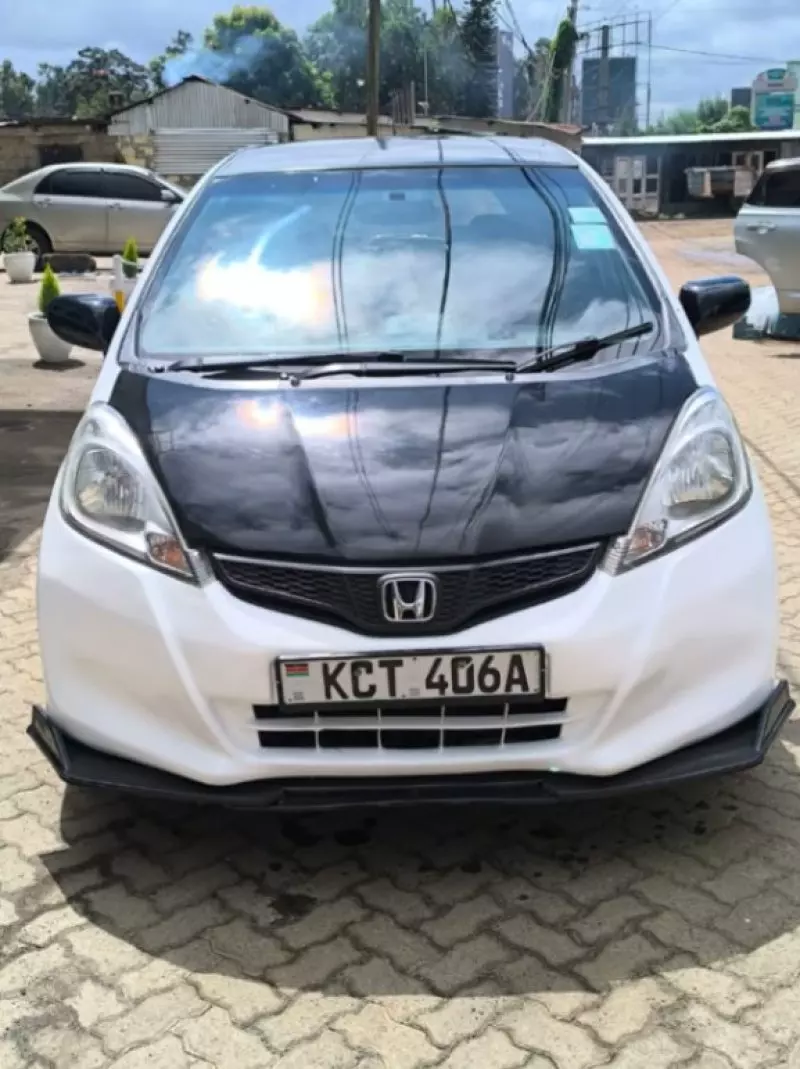 Honda Fit   - 2012