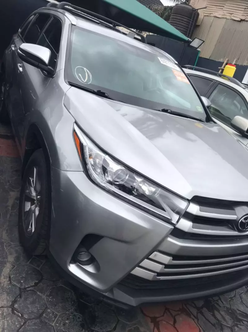 Toyota Highlander   - 2015