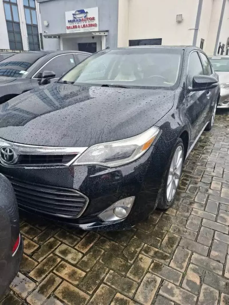 Toyota Avalon   - 2014
