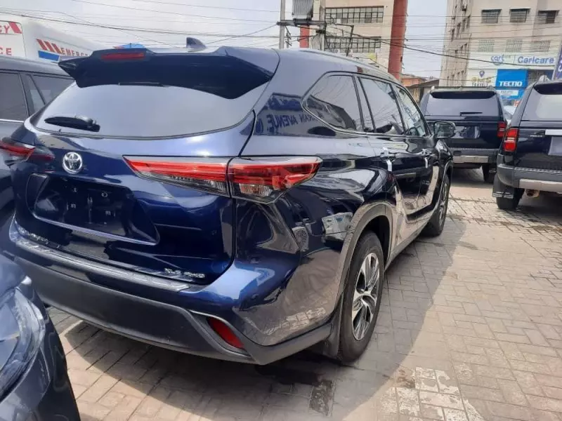 Toyota Highlander   - 2023