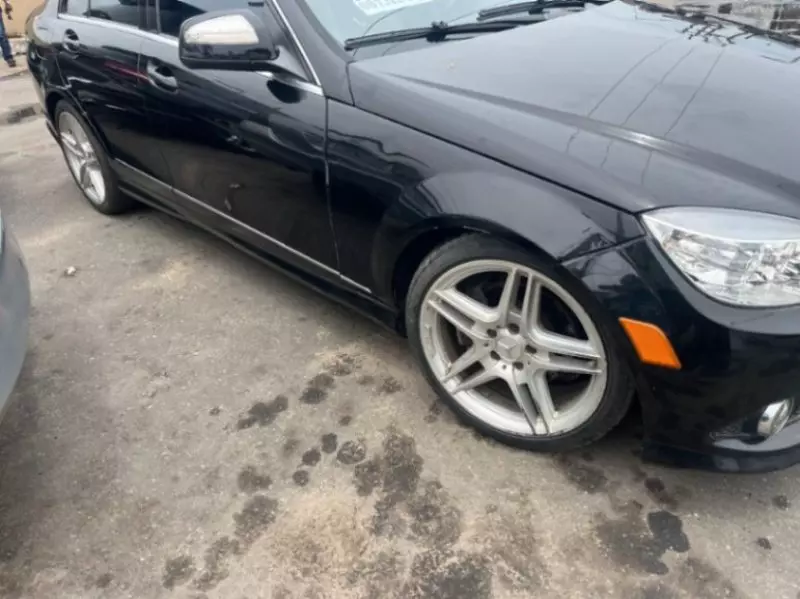 Mercedes-Benz C-Class   - 2009