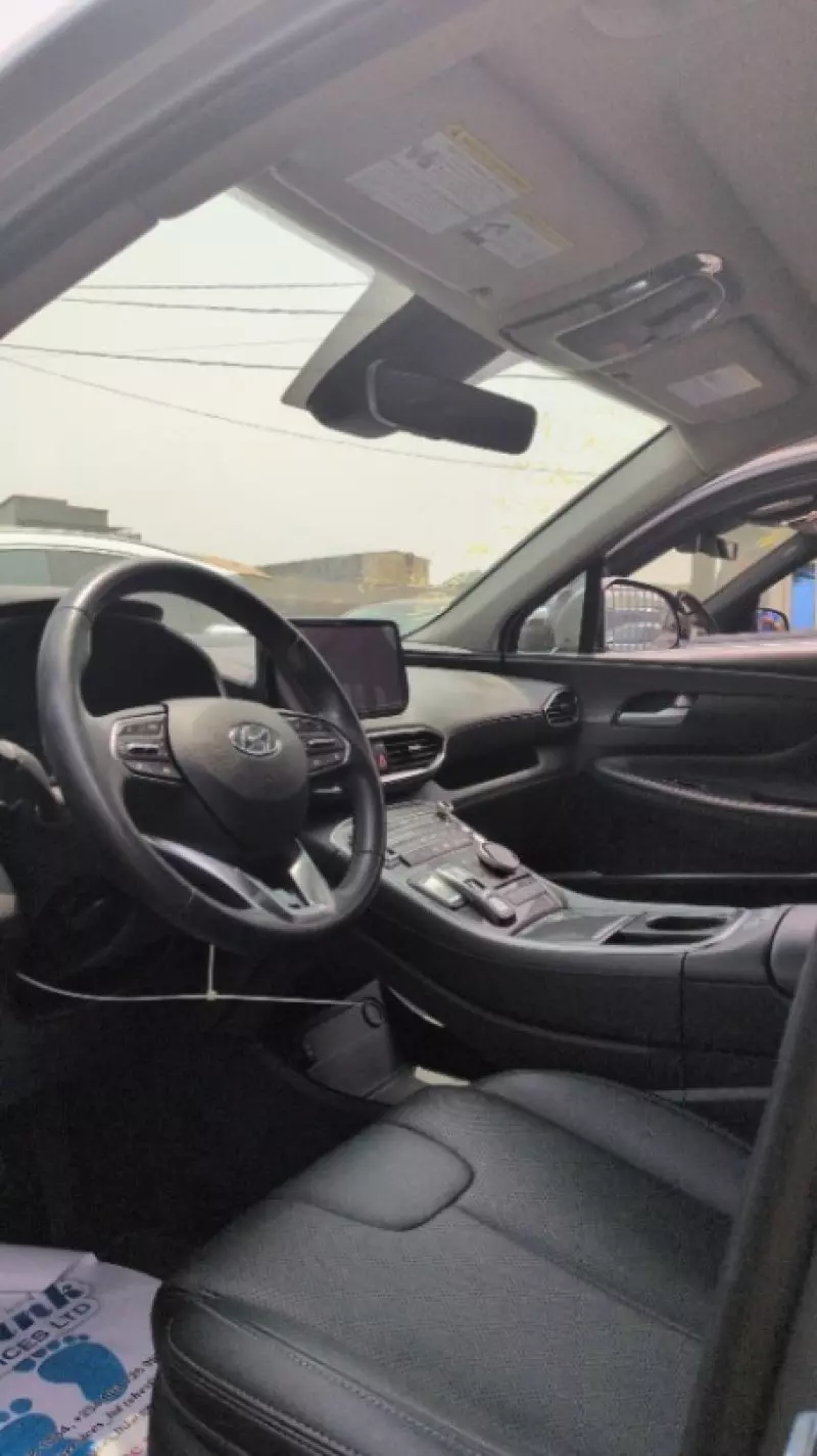 Hyundai Santa Fe - 2023