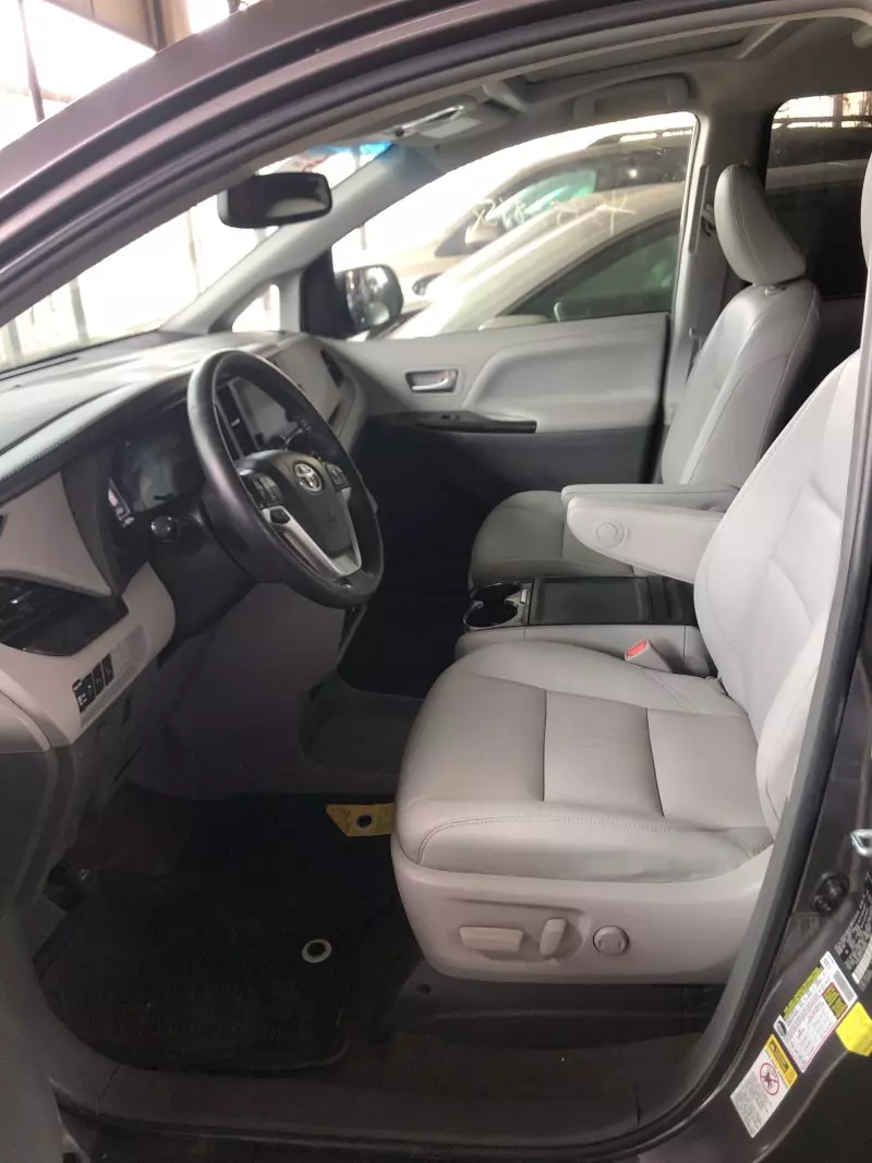 Toyota Sienna   - 2015